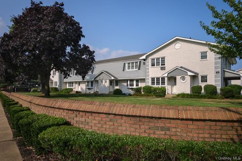 3o-23 Weaver Dr, Massapequa, NY, 11758-5678 | Card Image