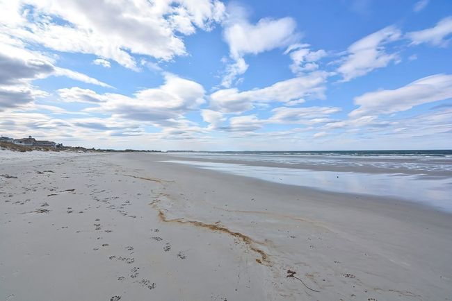 18 Bungalow Rd, House other with 5 bedrooms, 3 bathrooms and 4 parking in Gloucester MA | Image 31