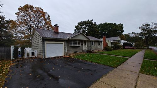 56 Dessa Dr, Hamden, CT, 06517-2103 | Card Image