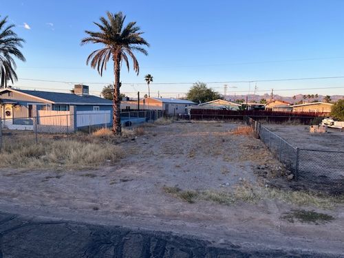 713 River Gardens Dr, Bullhead City, AZ, 86442-5019 | Card Image