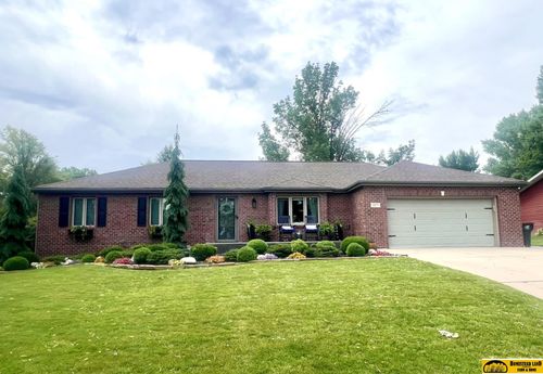 1411 Country Club Ln, Beatrice, NE, 68310-5314 | Card Image