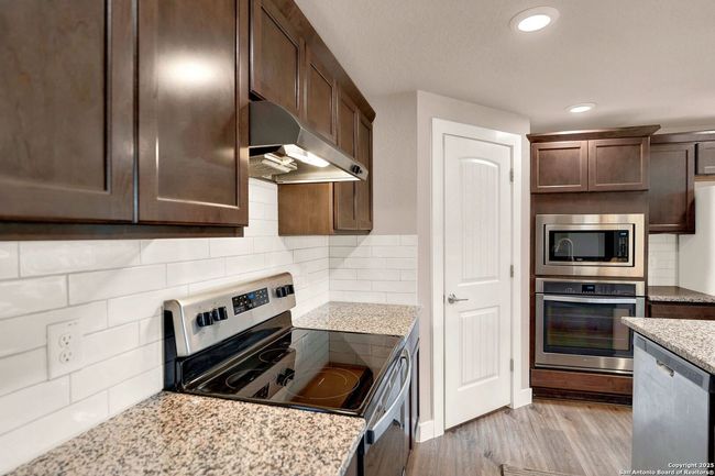 3363 English Crossing Rd, House other with 3 bedrooms, 4 bathrooms and null parking in Bandera TX | Image 17
