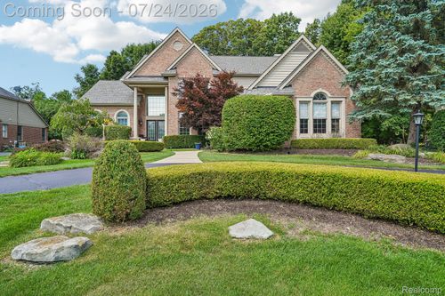 4500 Boxwood Ct, Oakland Twp, MI, 48306-4717 | Card Image