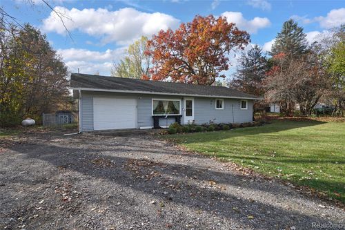 5191 Pratt Rd, Metamora, MI, 48455-9609 | Card Image