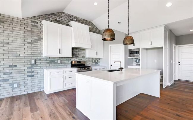 6045 Apache Dr, House other with 4 bedrooms, 3 bathrooms and null parking in Shawnee KS | Image 8