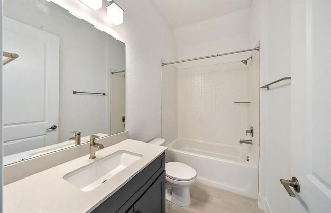 6119 Lush Passture Ln, House other with 4 bedrooms, 3 bathrooms and 2 parking in Manvel TX | Image 4