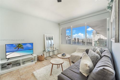 ph22-1000 West Ave, Miami Beach, FL, 33139-4759 | Card Image