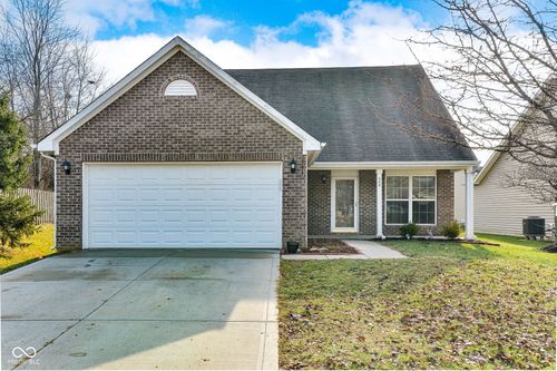 559 Genisis Dr, Whiteland, IN, 46184-9107 | Card Image