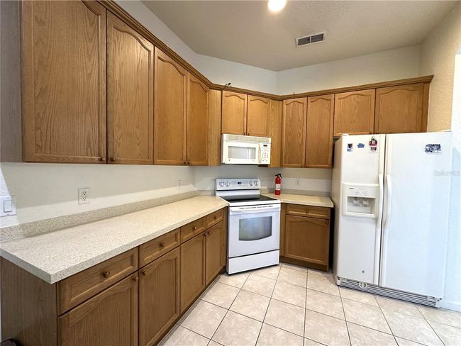 3547 Maple Ridge Loop, House other with 4 bedrooms, 2 bathrooms and null parking in KISSIMMEE FL | Image 8