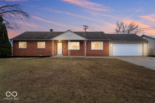 52 Crestview Dr, Greenwood, IN, 46143-1149 | Card Image