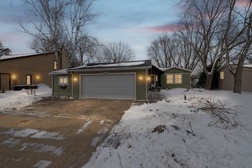 110136 Stanford Cir, Chaska, MN, 55318-1351 | Card Image