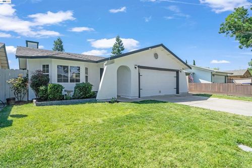 913 Inez Dr, Modesto, CA, 95351-2151 | Card Image