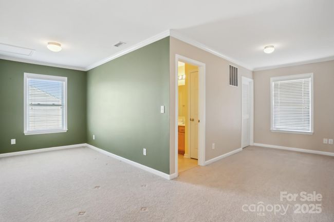Upper Den/Family Room | Image 25