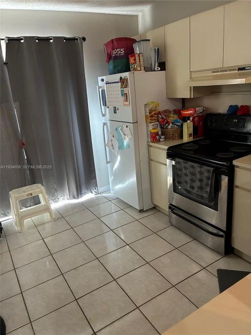 unit-202-7762 W 34th Ln, Hialeah, FL, 33018-5311 | Card Image
