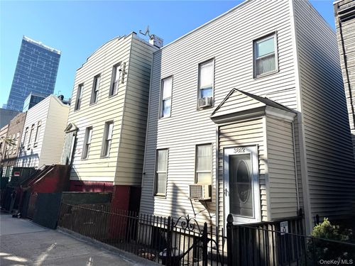 38 31st St, Long Island City, NY, 11101-2719 | Card Image