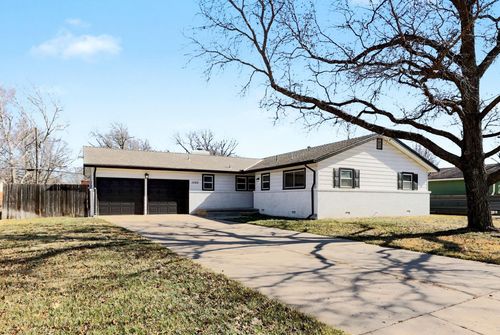 1020 N Brookfield St, Wichita, KS, 67206-1338 | Card Image