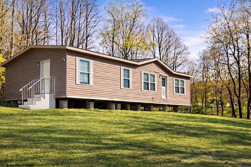 84 Thorne Dr, Rivesville, WV, 26588-1101 | Card Image