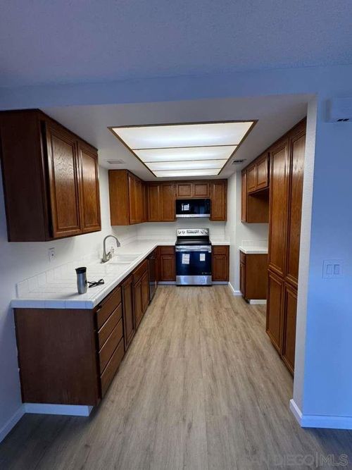 1079 Las Rosas Ct, Chula Vista, CA, 91910-7109 | Card Image