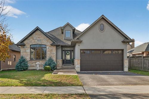 11 Jong St, Waterford, ON, N0E1Y0 | Card Image