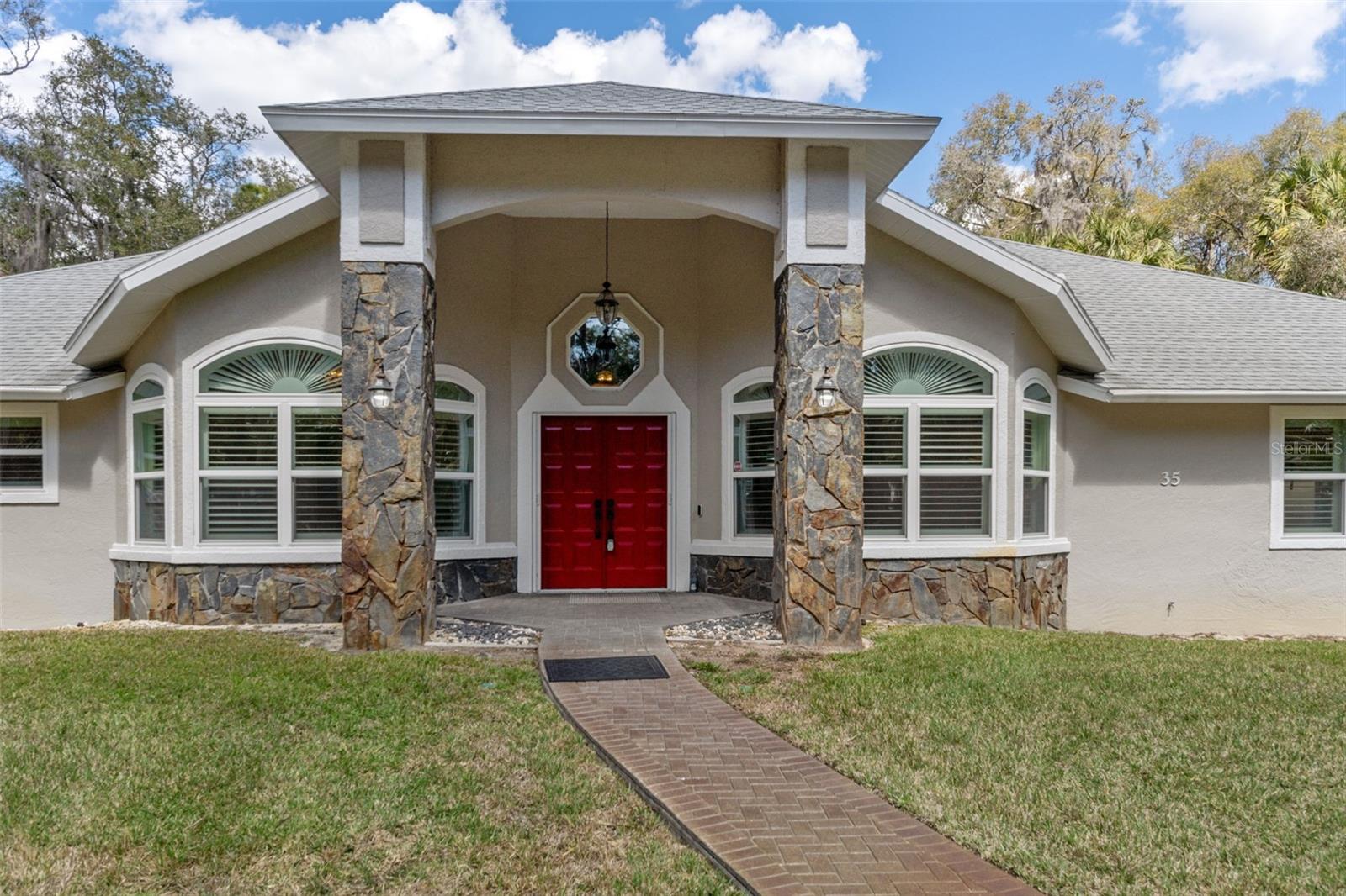 Residential in INGLIS 5