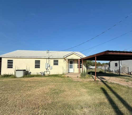 207 Hickory St, Roscoe, TX, 79545-2841 | Card Image