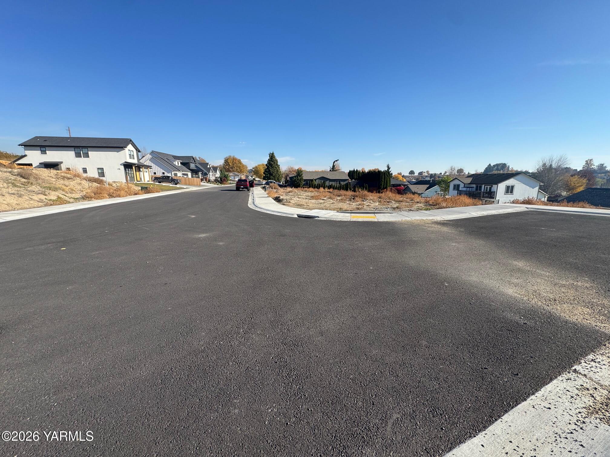 Land in Zillah 2