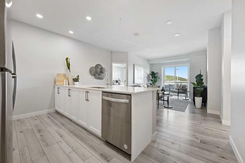 310-255 Les Jardins Pk Se, Calgary, AB, T2C5W9 | Card Image