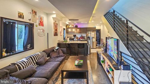 2-519 N 38th St, PHILADELPHIA, PA, 19104-2346 | Card Image