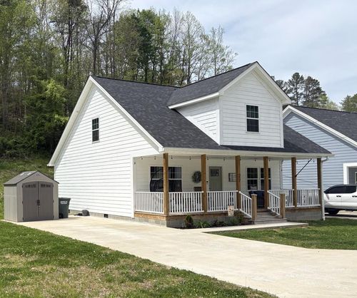 27 Wetzel Dr, Paintsville, KY, 41240-8008 | Card Image