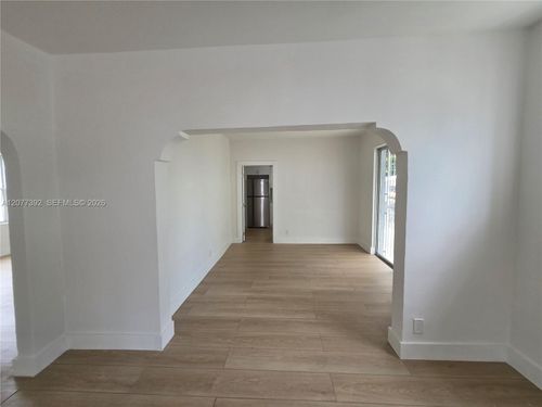 1-2326 Sw 9th St, Miami, FL, 33135-4963 | Card Image