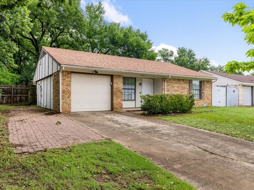 4704 Kristie Dr, Balch Springs, TX, 75180-4234 | Card Image