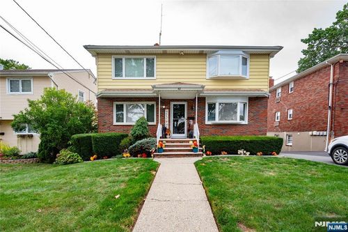40 Scoles Ave, Clifton, NJ, 07012-1248 | Card Image