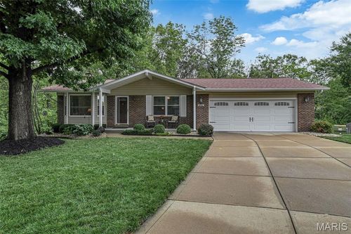 646 Watkins Glen Dr, Saint Charles, MO, 63304-7946 | Card Image