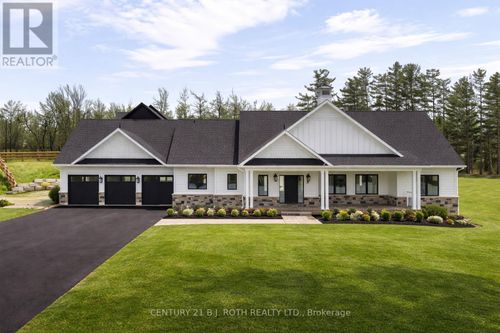 4 Friesian Court, Oro Medonte, ON, L0K1E0 | Card Image