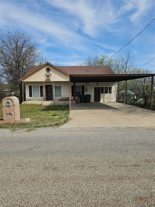 1005 Se 8 1/2 St, Mineral Wells, TX, 76067-6534 | Card Image