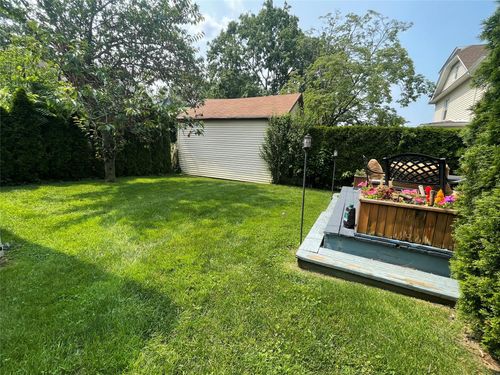 24 Childs Ave, Floral Park, NY, 11001-2616 | Card Image