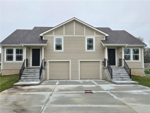 513/515 W Smith Street, Spring Hill, KS, 66083 | Card Image