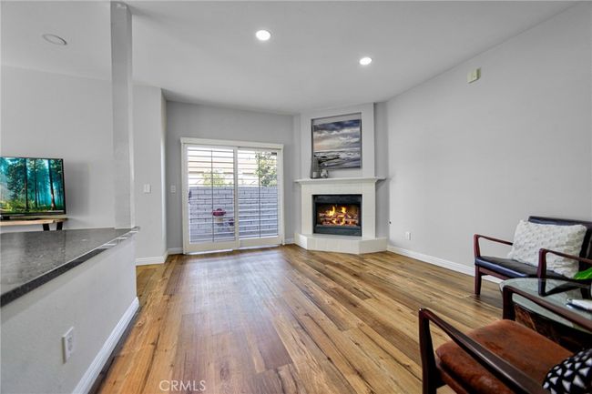 APT-10 - 20851 Community St, Townhouse with 3 bedrooms, 3 bathrooms and 2 parking in Winnetka CA | Image 5