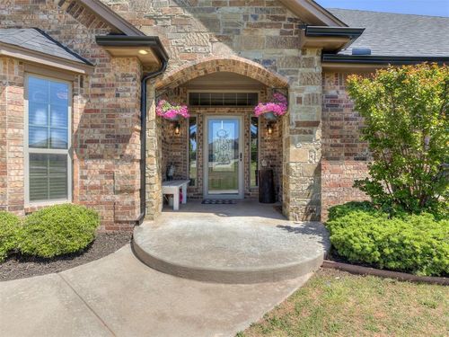 953 County Street 2982, Blanchard, OK, 73010-4523 | Card Image