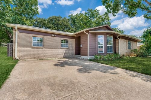 1717 England Rd, Arlington, TX, 76013-3421 | Card Image