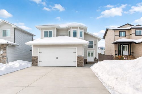 8526 71 Ave, Grande Prairie, AB, T8X0M4 | Card Image