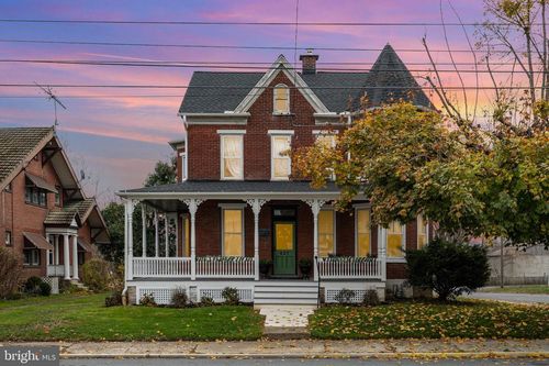 427 Hellam St, WRIGHTSVILLE, PA, 17368-1137 | Card Image