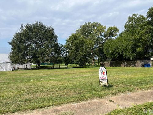 109 W Main St, Eagle Lake, TX, 77434 | Card Image