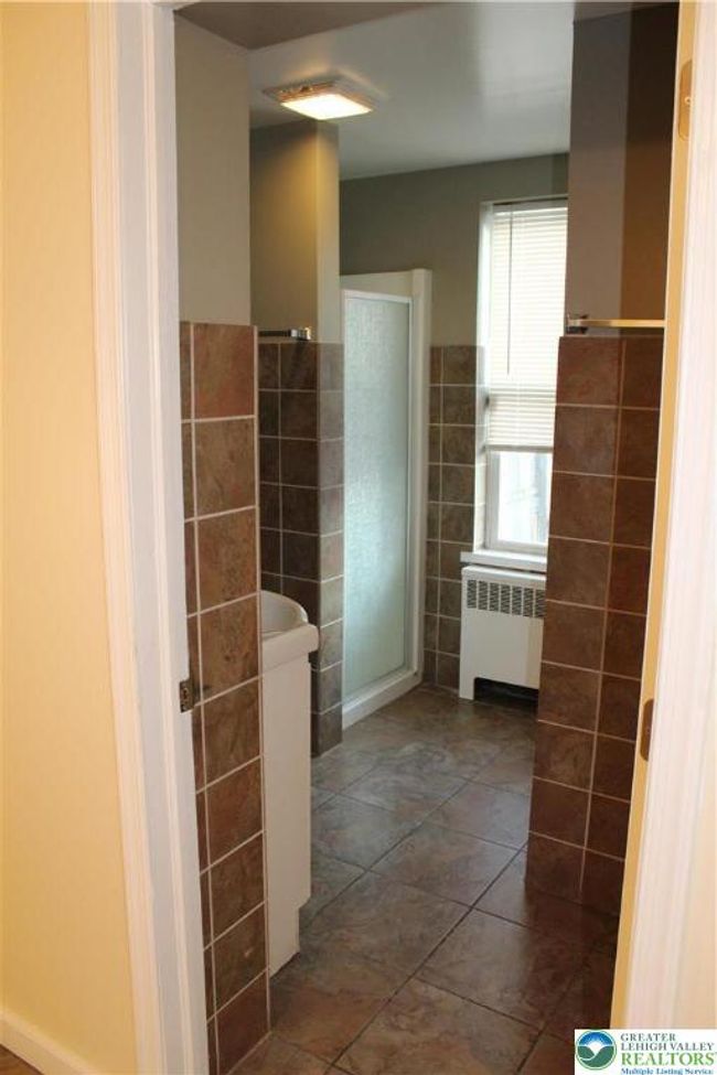 1st floor full bathroom | Image 5