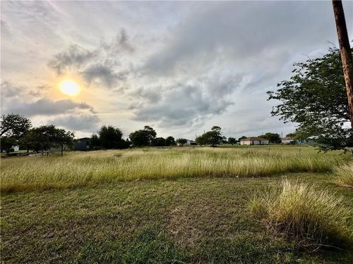 509 1st St, Bayside, TX, 78340 | Card Image