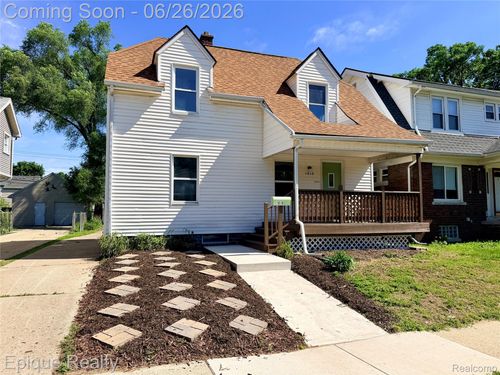 1010 Pearson St, Ferndale, MI, 48220-1604 | Card Image