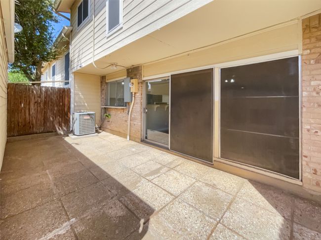 1985 Shorewood Dr, Condo with 3 bedrooms, 3 bathrooms and null parking in Grapevine TX | Image 8