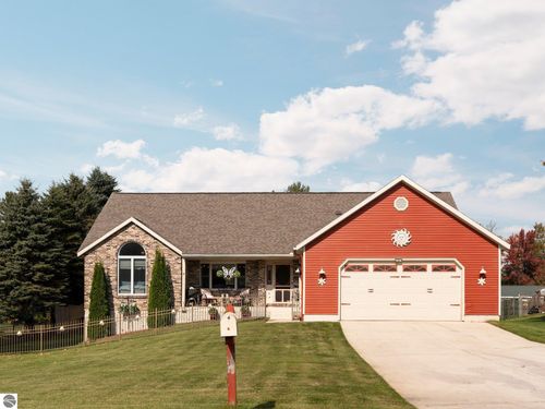 4189 Morel Dr, Cadillac, MI, 49601-9309 | Card Image
