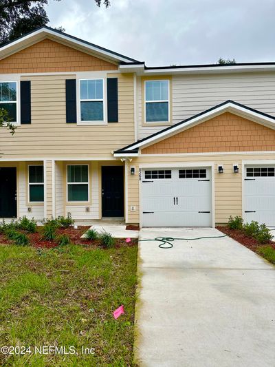 8268 Halls Hammock Court, Townhouse with 3 bedrooms, 2 bathrooms and null parking in JACKSONVILLE FL | Image 1