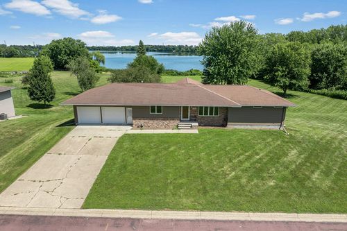 326 Fox Lake Ave, Sherburn, MN, 56171-9650 | Card Image